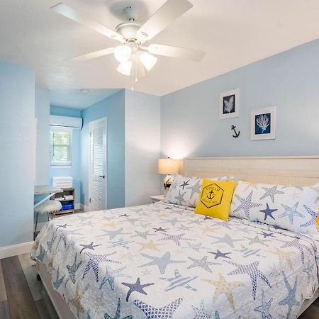 Upham Beach Inn Сант Пит Бич Экстерьер фото