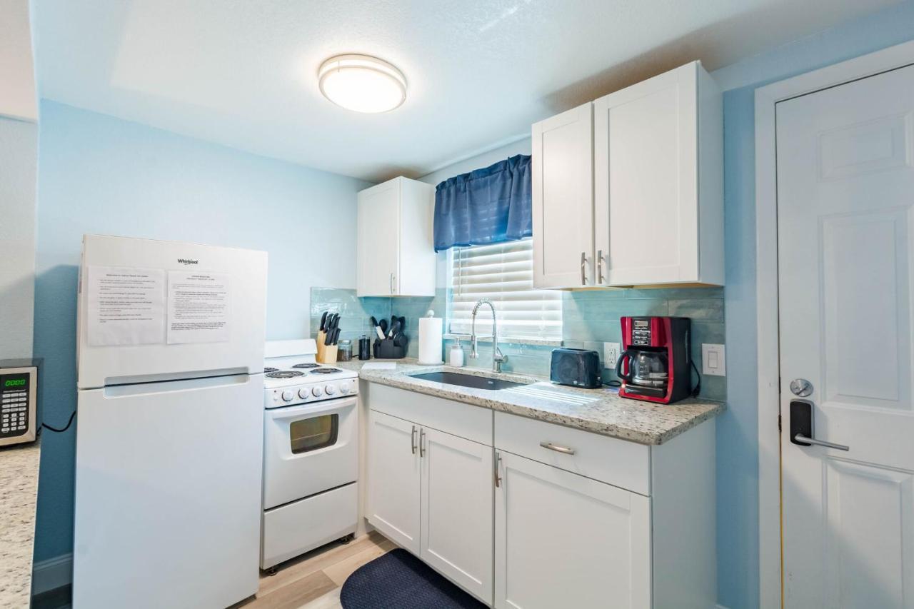Upham Beach Inn Сант Пит Бич Экстерьер фото